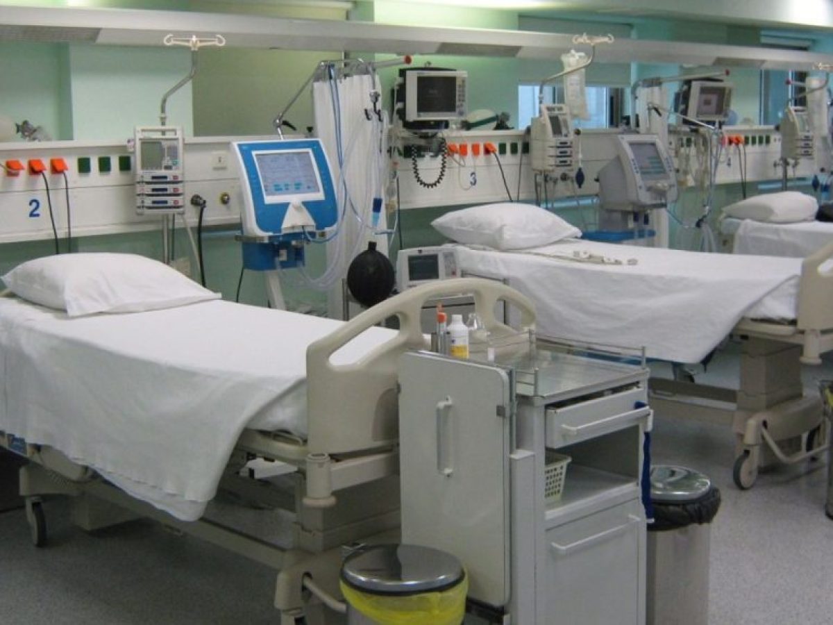 Τρίκαλα: Σε σοβαρή αλλά σταθερή κατάσταση ο 19χρονος φοιτητής με μηνιγγίτιδα