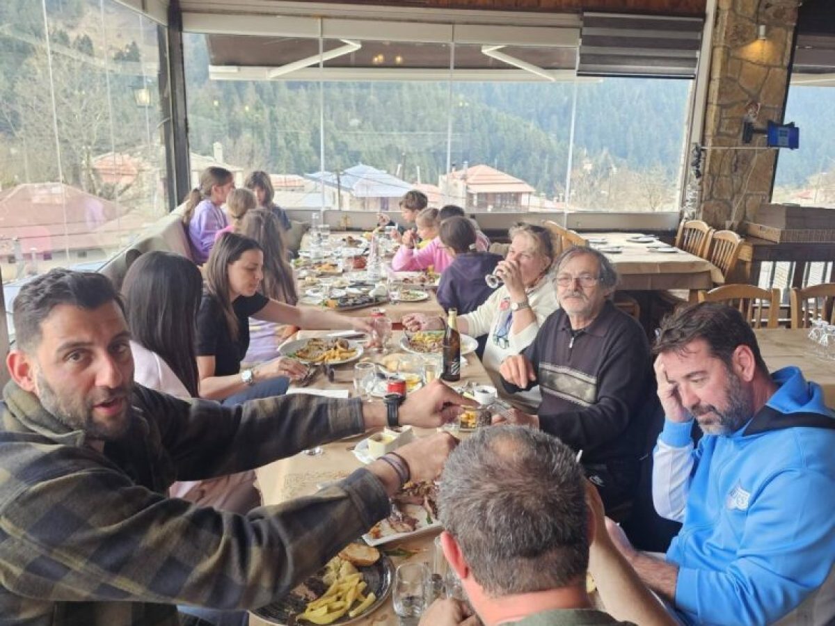 Τρικαλινή φιλοξενία με άρωμα σούβλας: Οικογένειες και παρέες γιόρτασαν το Πάσχα όπως ορίζει η παράδοση