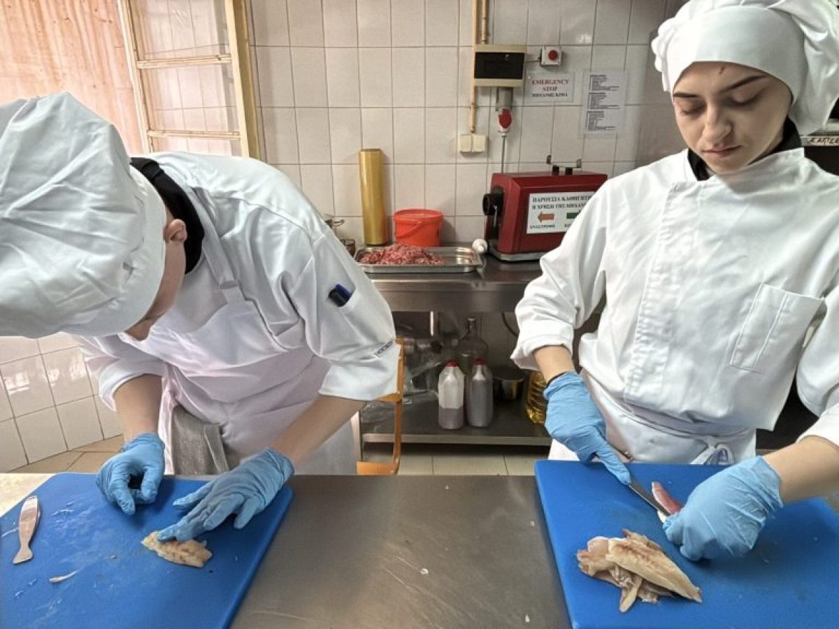 «Βιώσιμη γαστρονομία και υπεύθυνη κατανάλωση θαλασσινών: Εκπαιδευτική δράση υψηλού επιπέδου στη ΣΑΕΚ Τουρισμού Νοτίου Αιγαίου – Ρόδος»