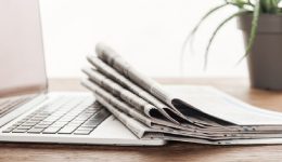 xechasan-tous-dimosiografous