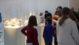 xenagisis-gia-ikogenies-stin-ekthesi