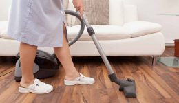 zitite-atomo-gia-katharismo-paratheristikis