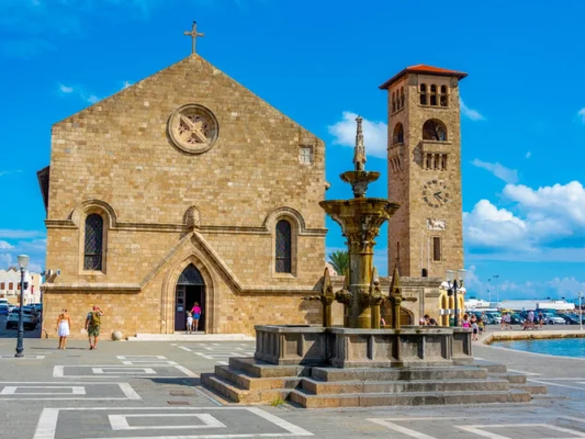 Ζωντανές μεταδόσεις των Ακολουθιών της Μεγάλης Εβδομάδας από τον Καθεδρικό Ναό Ευαγγελισμού της Θεοτόκου