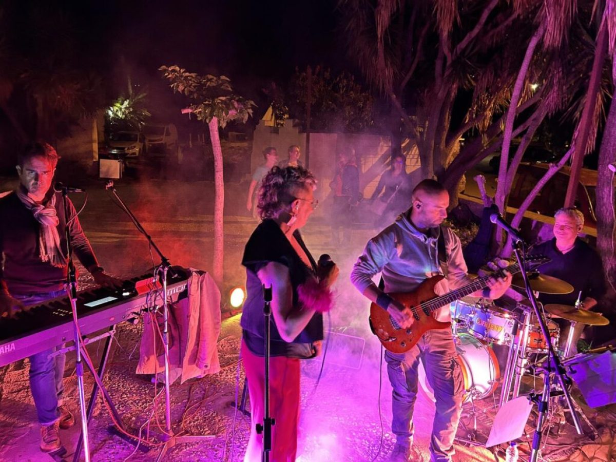 Άγ. Νικόλαος Μάνης: ElectroSocks live στις Νηρηίδες την Δευτέρα του Πάσχα