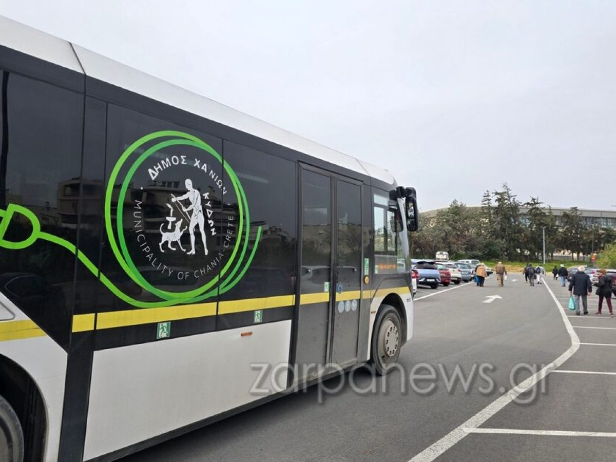 Άγρια επίθεση σε οδηγό ηλεκτρικού λεωφορείου στα Χανιά από κουκουλοφόρο