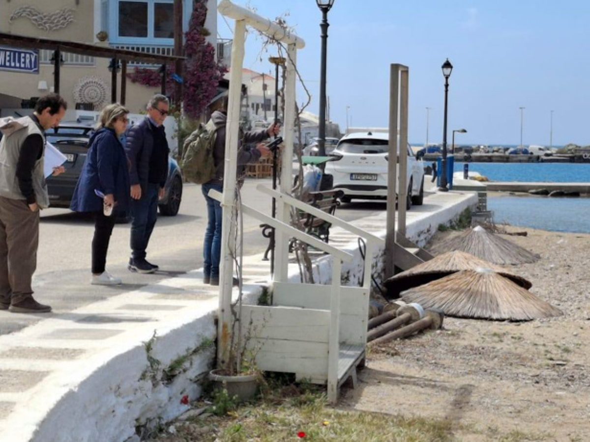 Άνδρος: Πλακόστρωση στον παραλιακό δρόμο στο Μπατσί – Σε εξέλιξη η μελέτη