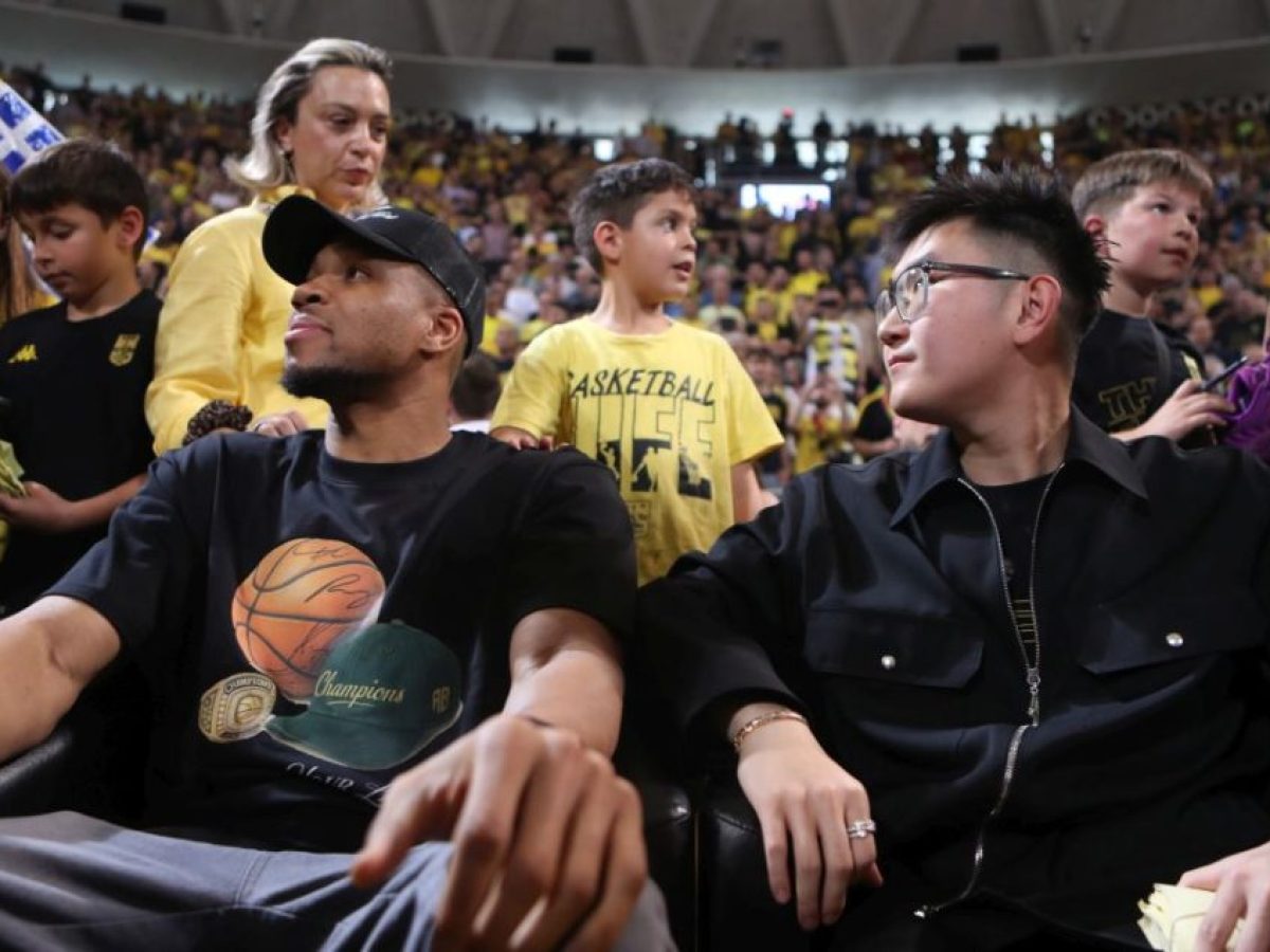 Άρης: Θερμή υποδοχή για την άφιξη Αντετοκούνμπο – Σιάο στο Παλέ (ΒΙΝΤΕΟ)