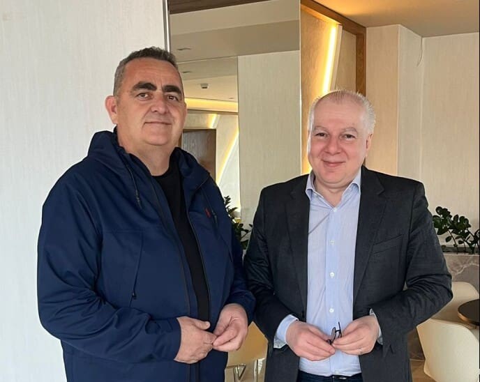 Α.-kampourakis-me-ton-evrovoulefti