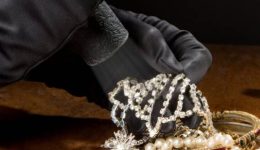 Αdistakti-roma-Άrpazan-apo-chrimata-2