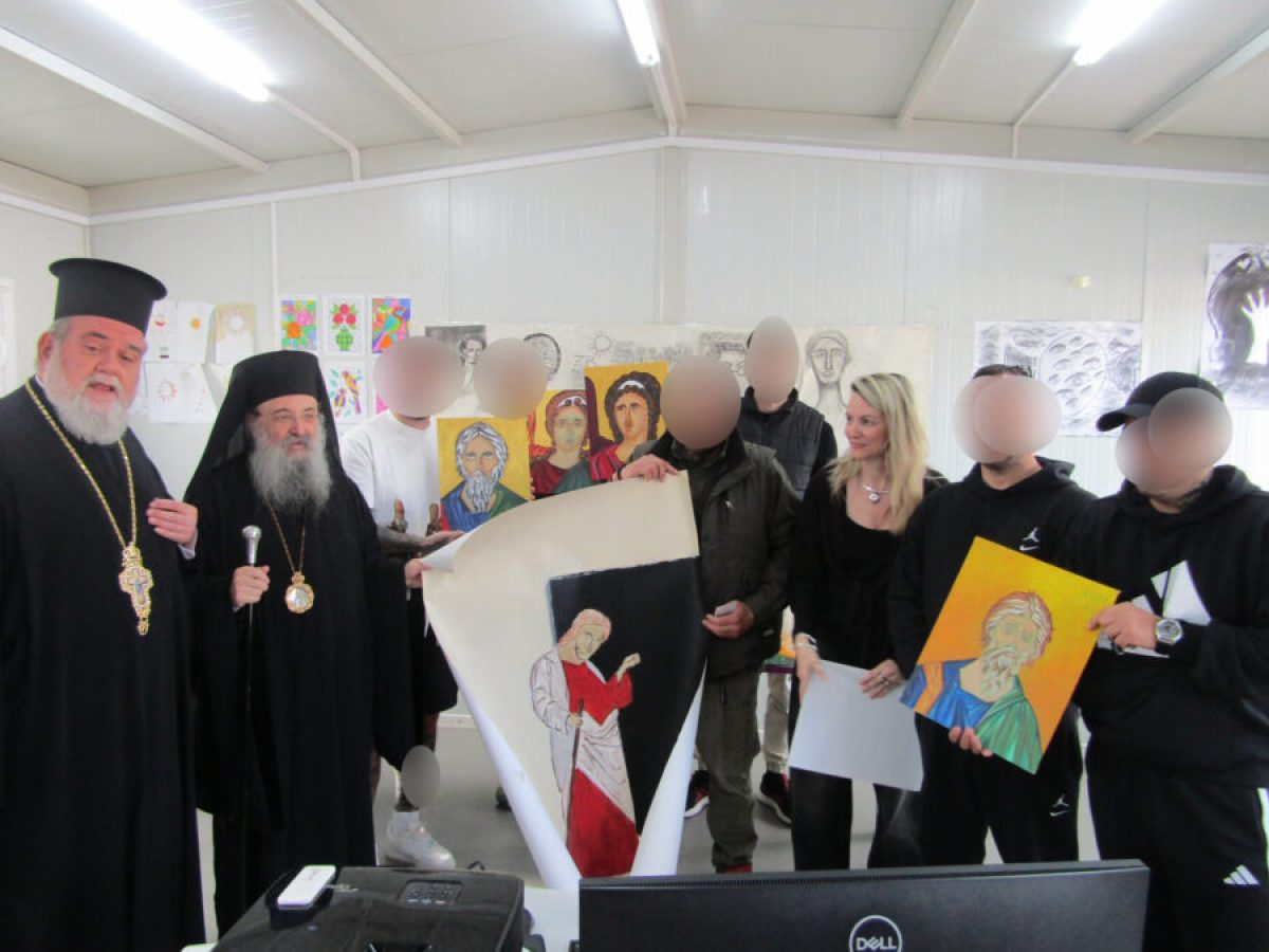 Αγιογραφίες και λαμπάδες από τα χέρια των κρατούμενων