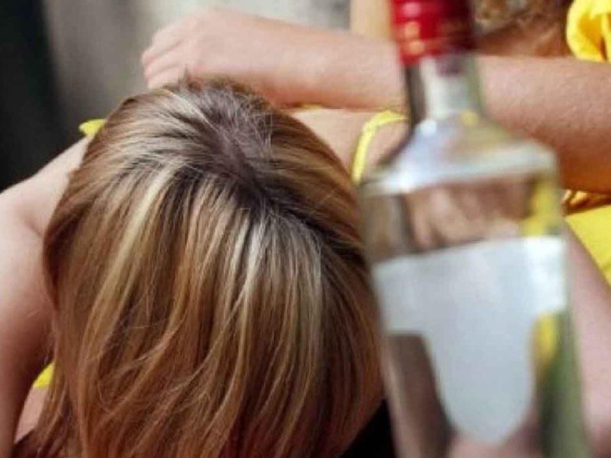 Αγρίνιο: 16χρονη μεταφέρθηκε μεθυσμένη στο νοσοκομείο – Δικογραφία σε βάρος δύο ανδρών