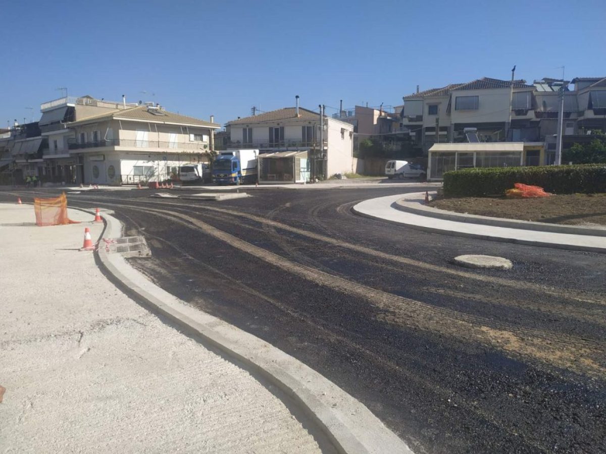 Αγρίνιο: Έπεσε άσφαλτος στο «Πλατανάκι» – Με γοργούς ρυθμούς προχωρά το έργο, αλλάζει η είσοδος της πόλης (ΦΩΤΟ)