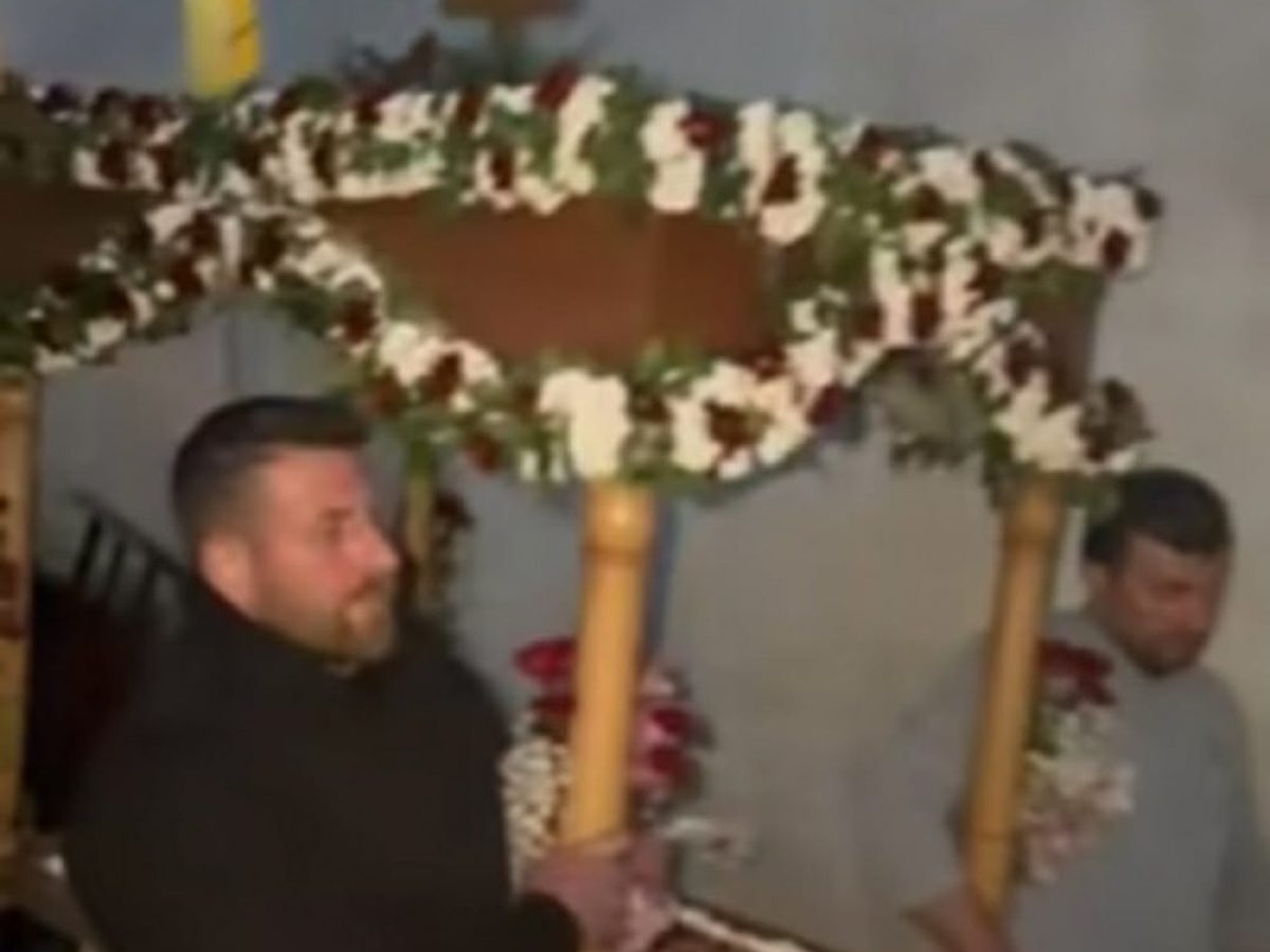 Αγρίνιο: Με ψαλμωδίες και συγκίνηση η περιφορά του Επιταφίου στην Στριγανιά