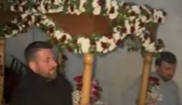 Αgrinio-me-psalmodies-ke-sigkinisi