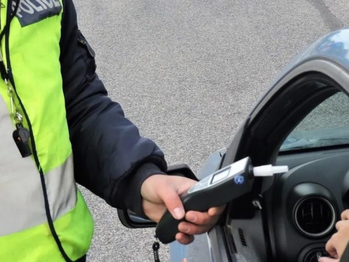 Αγρίνιο: Μεθυσμένος προκάλεσε φθορές σε όχημα με την πόρτα του αυτοκινήτου του