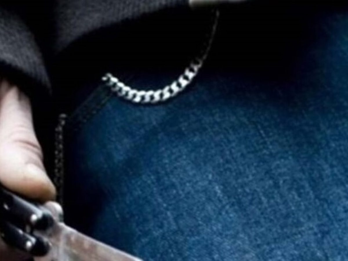 Αγρίνιο: Μόλις 11 ετών και κυκλοφορούσε με σουγιά