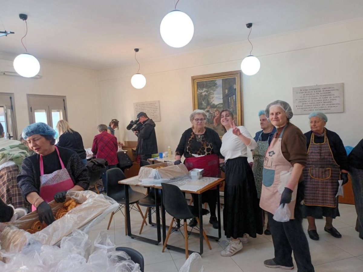 Αγρίνιο: Πάνω από 50 εθελόντριες ενώνουν δυνάμεις για το Πάσχα – Ένα συγκινητικό κύμα προσφοράς και αγάπης