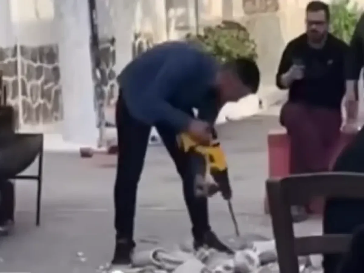 Ακραίο γλέντι στην Εύβοια: Από σπασμένα πιάτα σε καταστροφή… τουαλετών με ηλεκτρικό τρυπάνι και σφυρί