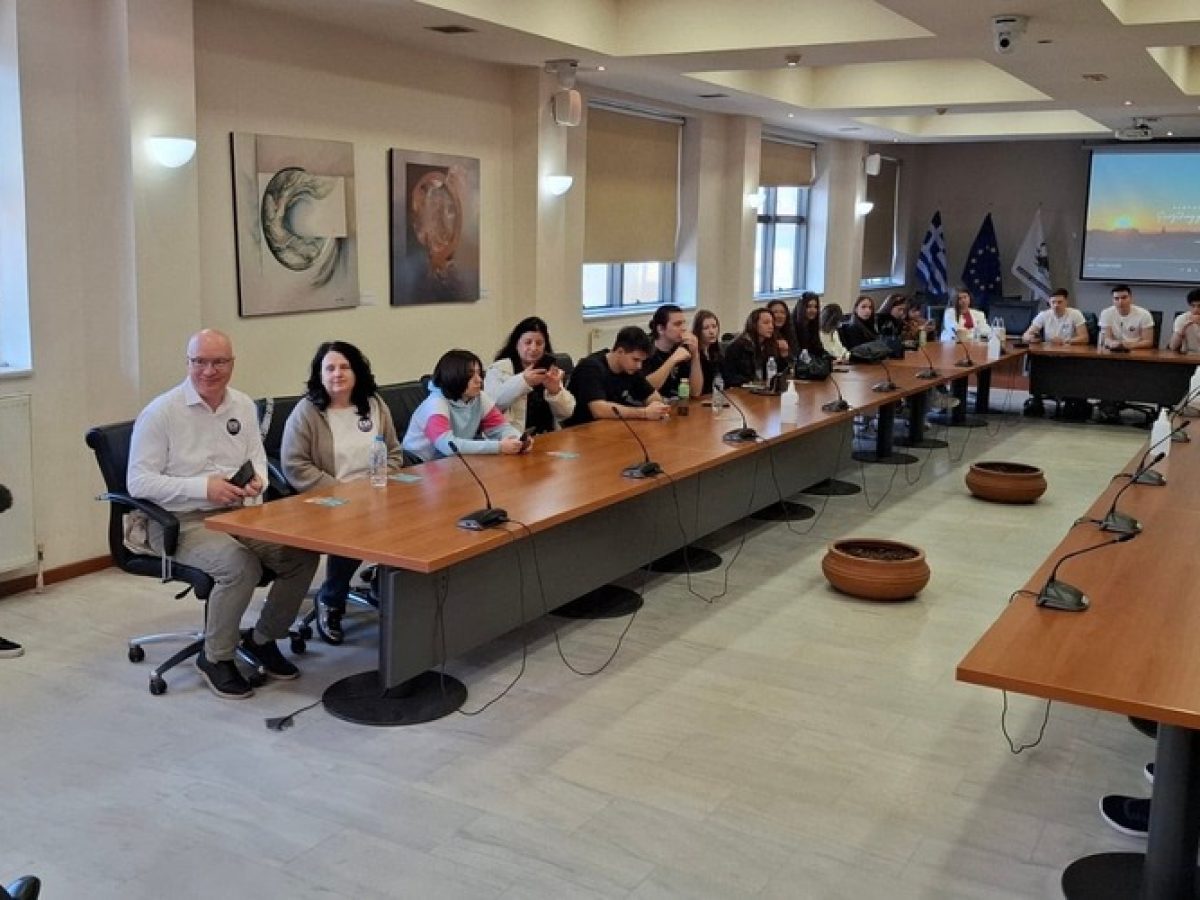 Αλεξανδρούπολη: Νέοι από τρεις χώρες επισκέφθηκαν τον Δήμαρχο Γ.Ζαμπούκη, στο πλαίσιο του προγράμματος EDGES