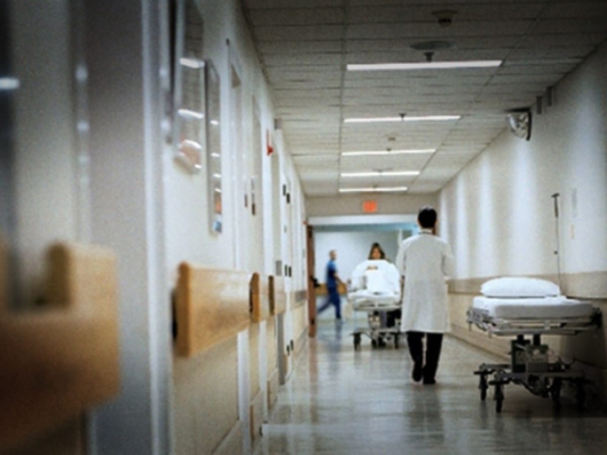 Αλιβέρι: Δίχρονο κοριτσάκι κατάπιε πετρέλαιο – Μεταφέρεται σε νοσοκομείο