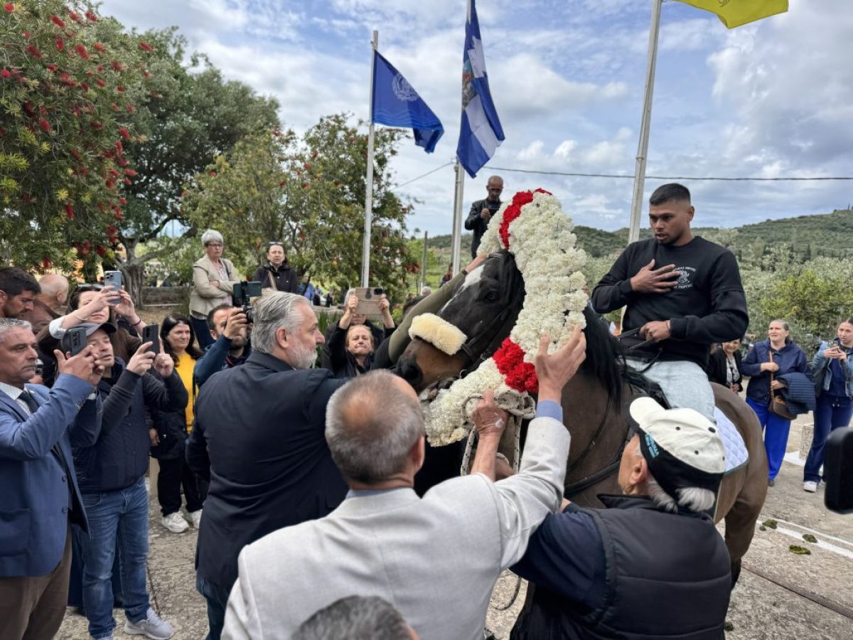 Αναβίωσε το έθιμο των ιπποδρομιών στον Άγιο Γεώργιο Μεσολογγίου (Φωτορεπορτάζ)