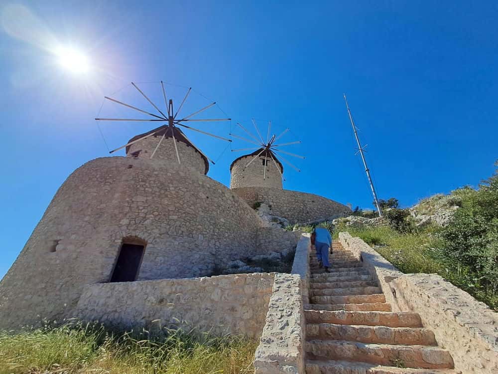Αnemomili-chrisocherias-ena-emvlimatiko-ergo