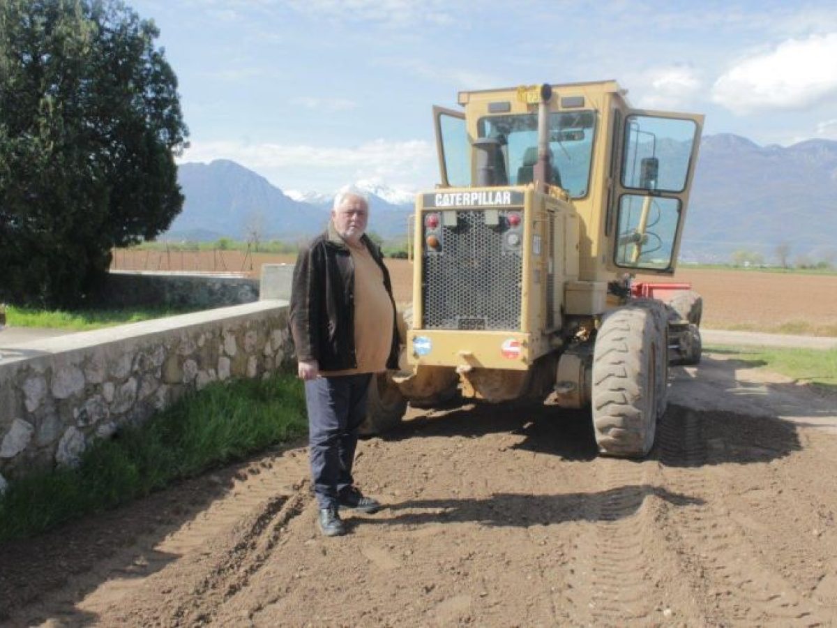 «Ανοίγουμε δρόμους στην παραγωγή» Εντατικές παρεμβάσεις στην αγροτική οδοποιία του Δήμου Πύλης