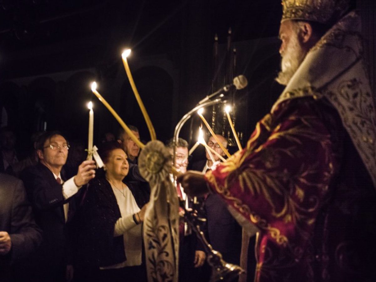 Από το σκοτάδι στο Φως: Η Ανάσταση στο Κάιρο ένωσε τις καρδιές του Ελληνισμού