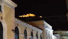 Αpofasi-klidi-gia-ti-neoklasiki