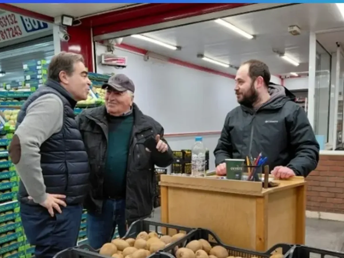 «Απόβαση» Σχοινά στη Λαχαναγορά στις 5 τα ξημερώματα: Ο αιφνιδιασμός, οι τιμές του Πάσχα και το «πράσινο φως» για διάλογο