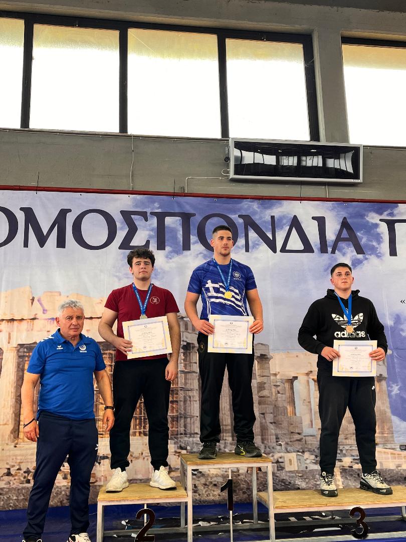 Αsimenio-metallio-gia-trikalino-mathiti